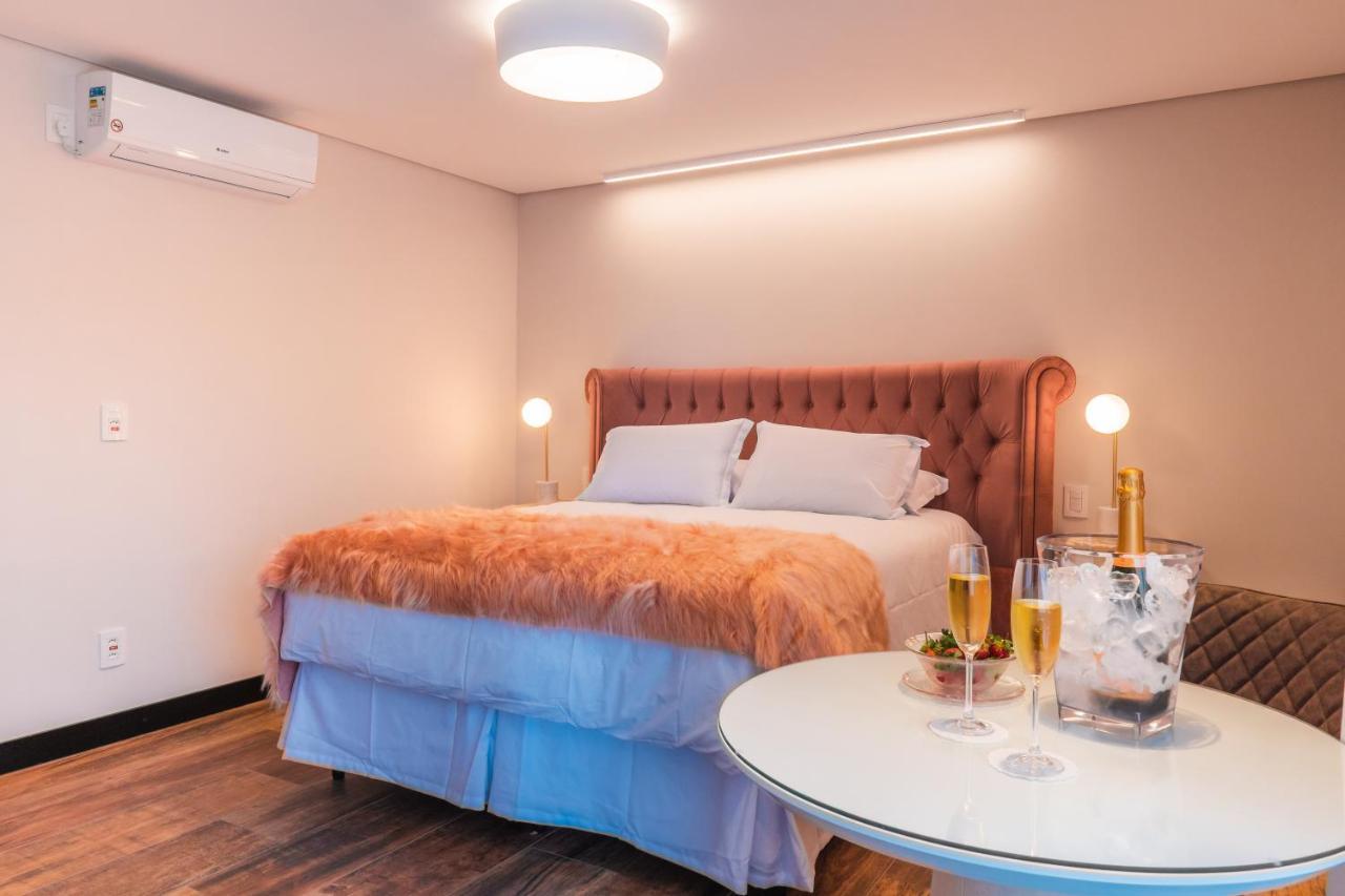 Suites Refugio Do Vale 格拉玛多 外观 照片